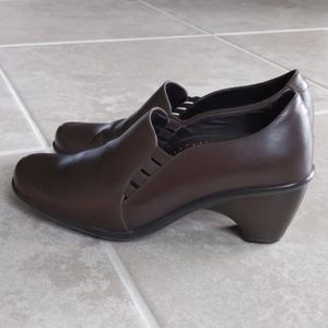 Dansko Reese Leather Pumps Low Heel Round Toe Sz 9
